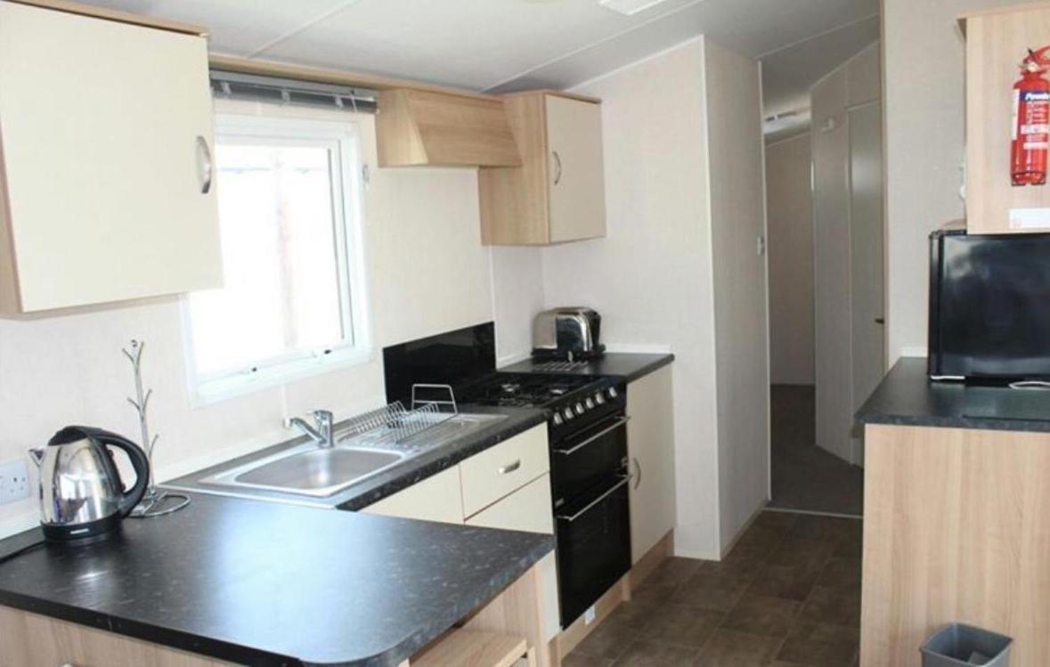 3 Bed Holiday Home Пул Экстерьер фото
